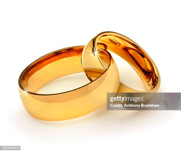 24 Interlocking Wedding Rings Stock Photos, High-Res Pictures, and ...