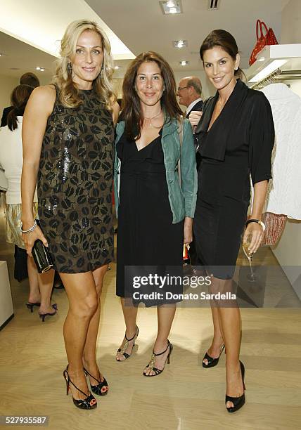 Jamie Tisch, Lyndie Benson and Cindy Crawford during Jennifer Garner Hosts Oscar De La Renta Boutique Opening Benefiting EIF Women's Cancer Research...