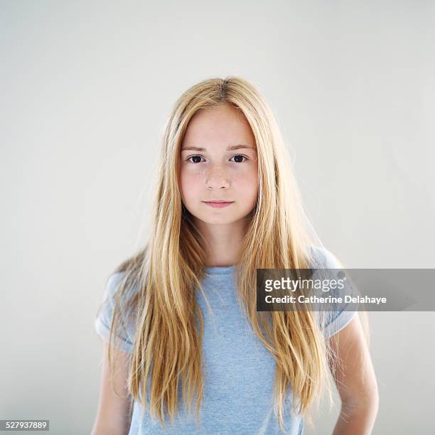 portrait of a teenager girl - child portrait studio stock-fotos und bilder