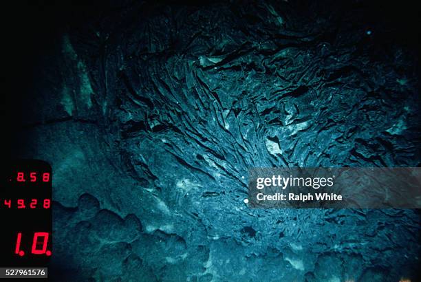 congealed lava on mid-atlantic ridge - lava ocean stock pictures, royalty-free photos & images