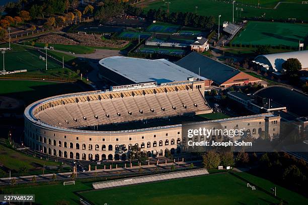 sunrise aerials of soldiers field, harvard in cambridge - harvard universität stock-fotos und bilder