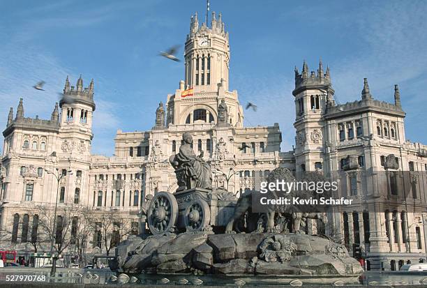 fountain of cybele by francisco gutierrez and robert michel, in plaza de cibeles - madrid plaza stock pictures, royalty-free photos & images