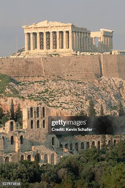 acropolis and parthenon, athens - parthenon stockfoto's en -beelden