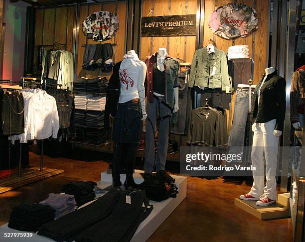 Atmosphere during Opening of the Levi's Store in Miami at The Levi's...  News Photo - Getty Images