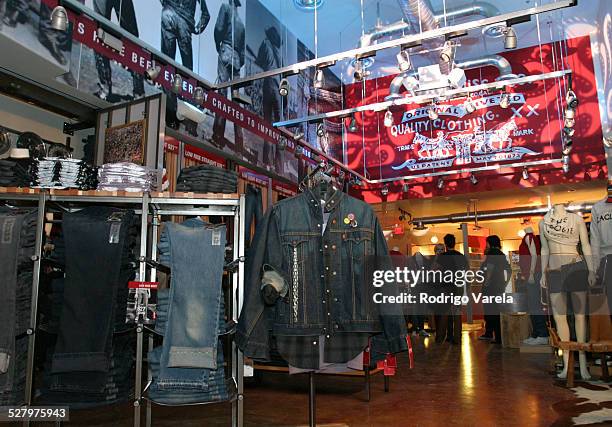 The Opening Of The Levis Store In Miami Fotografías e imágenes de stock -  Getty Images