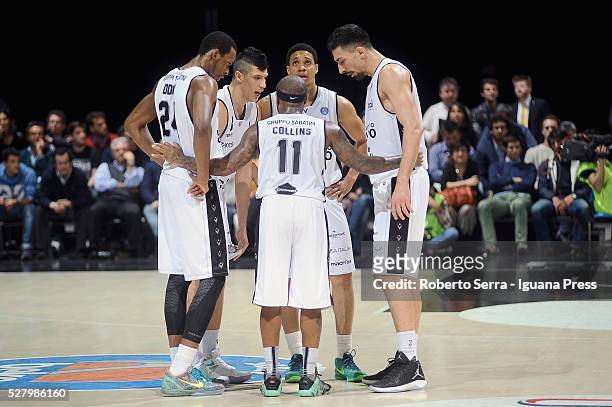 Andre Collins of Obiettivo Lavoro talks over with Rod Odom and Simone Fontecchio and Abdul Gaddy and Valerio Mazzola during the LegaBasket match...