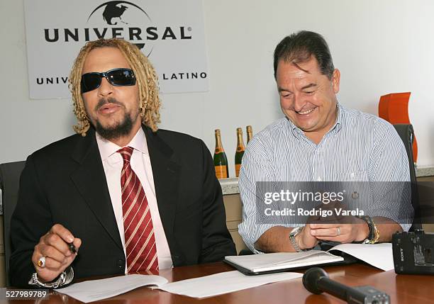 Tono Rosario and John Echevarria, president of Universal Music Latino