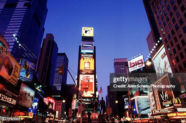 times square, nyc - broadway theater exteriors and landmarks stock-fotos und bilder