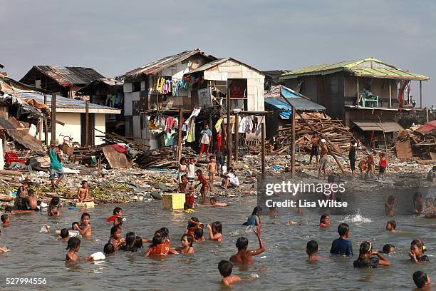 Polluted Rivers In Philippines 153 Philippines Flood Poverty Stock Photos, High-Res Pictures, and ...