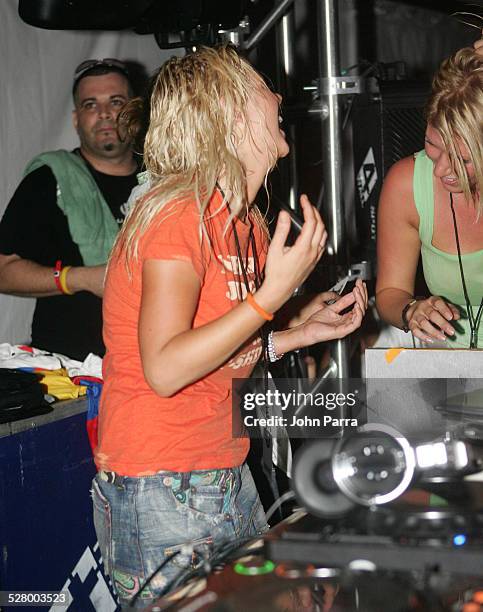 Tara Reed Fan Meetup 57 Ultra New York Festival In Central Park Stock Photos, High-Res ...