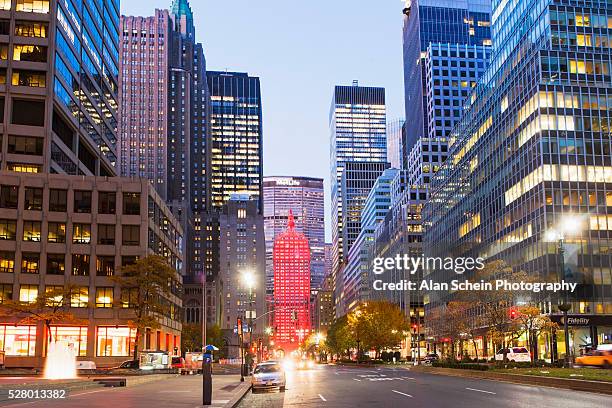 view of boulevard park avenue, manhattan, new york city, new york state, usa - park avenue stock-fotos und bilder