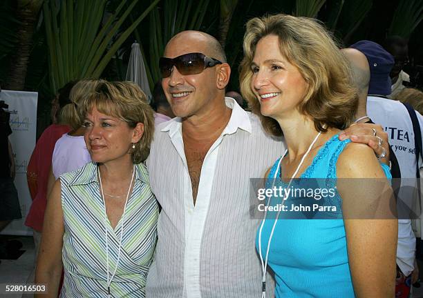 Carmen Marc Valvo in Prada sunglasses with guests