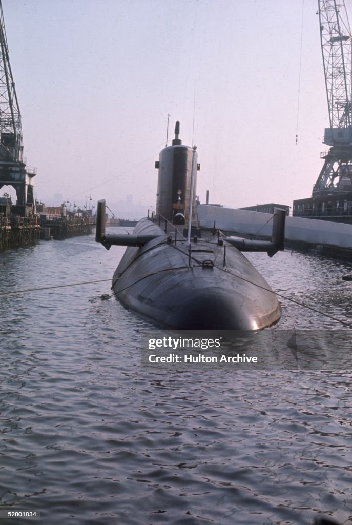 Resolution Boat HMS Resolution, the first British nuclear powered Polaris boats in ...