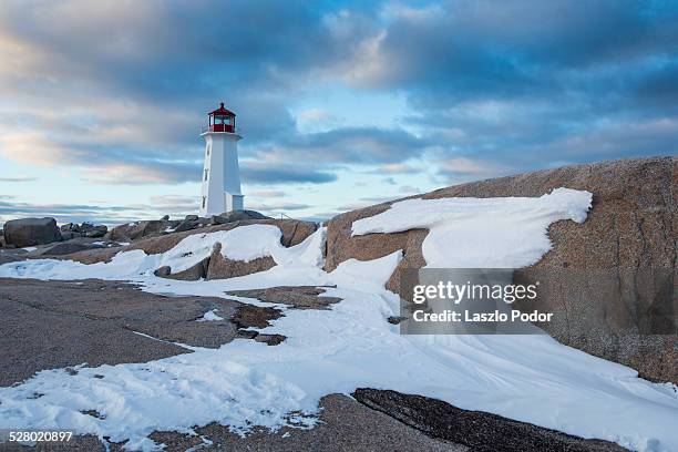 peggy's cove lighthouse - peggys cove stock-fotos und bilder