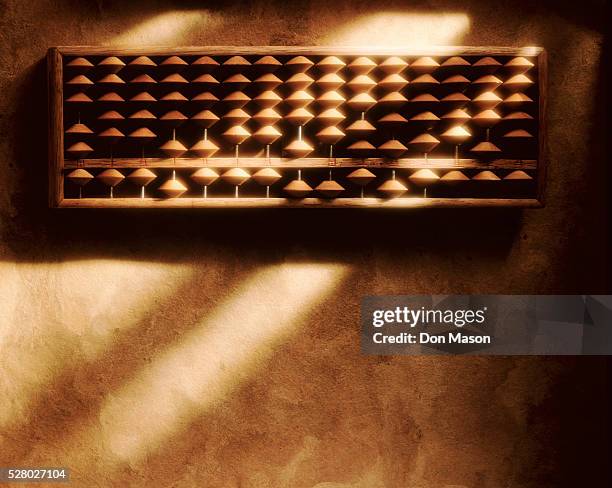 wood abacus - abacus stockfoto's en -beelden