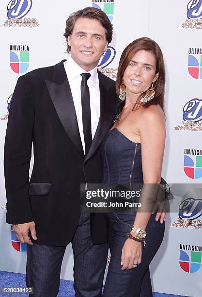 Juan Soler and wife arrive at Univisions 2009 Premios Juventud Awards at Bank United Center on July 16, 2009 in Coral Gables, Florida.