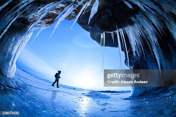 walking on frozen lake - baikal stockfoto's en -beelden