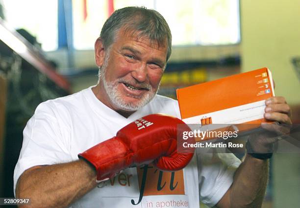 Pressekonferenz 2003, Hamburg; Fritz SDUNEK stellt "Powerfit" vor