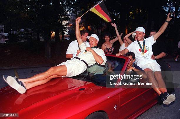 Doppel-Vierer Maenner ATLANTA 1996 am 28.7.96, Feier der GER-RUDERER im Deutschen Haus/Doppel-Vierer