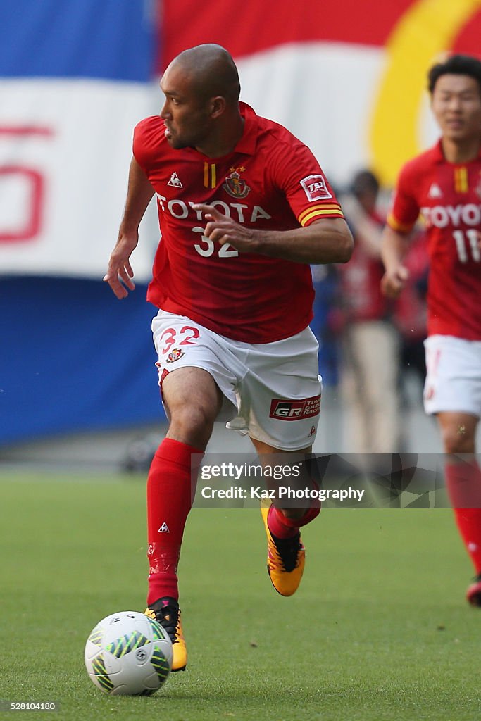 Nagoya Grampus v Yokohama F.Marinos - J.League