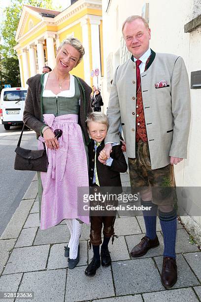 Stefanie Haag, daughter of Angela Wepper and Ferfried von Hohenzollern, half sister of Sophie Wepper and her husband Martin Haag and their son...