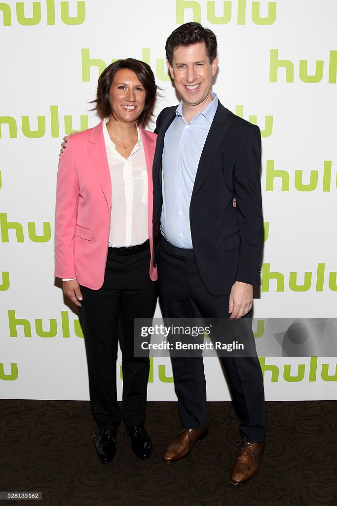 2016 Hulu Upftont - Arrivals