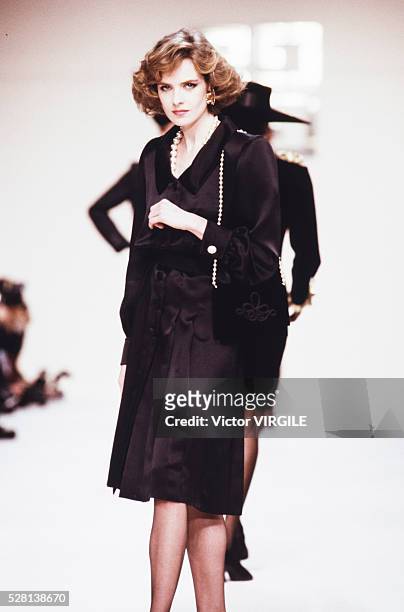 Model walks the runway at the Givenchy Ready to Wear Fall/Winter 1989-1990 fashion show during the Paris Fashion Week in March, 1989 in Paris, France.