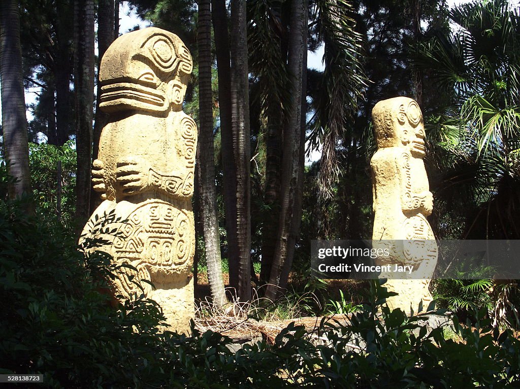 Polynesian statue Tahiti