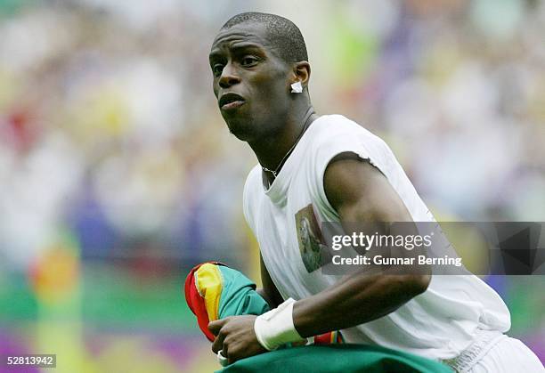 In JAPAN und KOREA, Oita; MATCH 51/ACHTELFINALE/SCHWEDEN 2 n.V. + Golden Goal; 1:2 TOR JUBEL Torschuetze Henri CAMARA/SEN