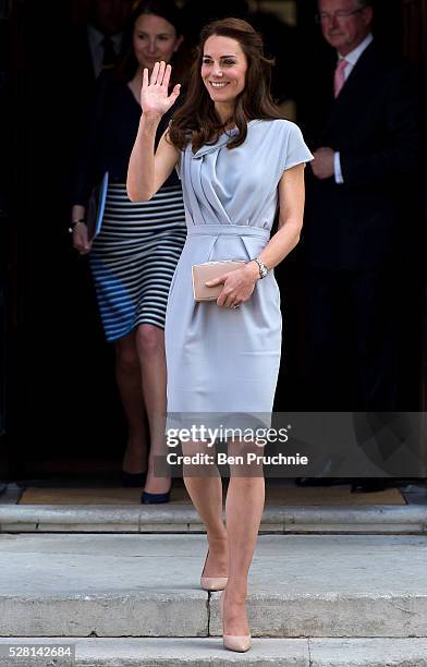 Catherine, Duchess of Cambridge departs the Anna Freud Centre on May 4, 2016 in London, England.