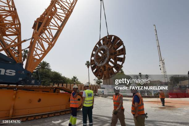 Ees Riyadh 104 Riyadh Bus Stock Photos, High-Res Pictures, and Images - Getty Images
