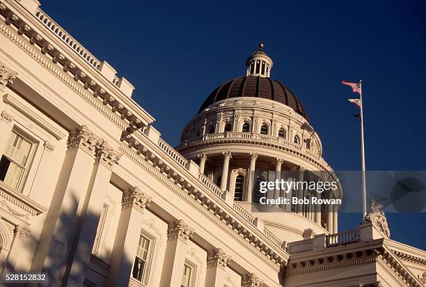 california state capital building - california state capitol flag stock pictures, royalty-free photos & images