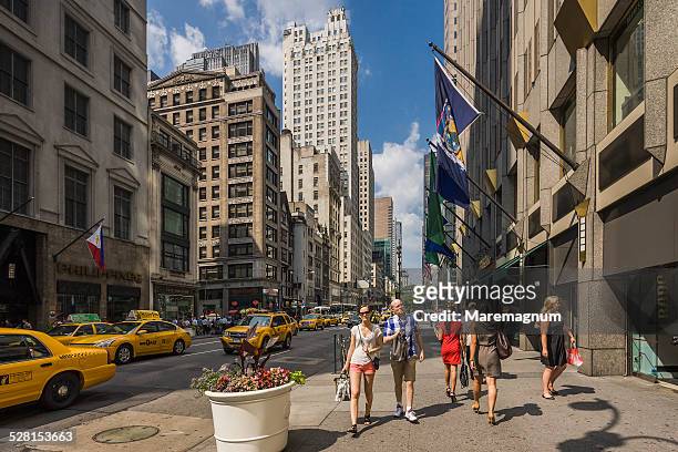 fifth avenue - fifth avenue stock pictures, royalty-free photos & images