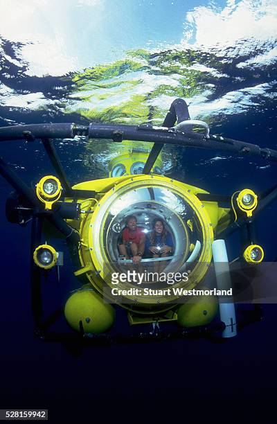 aboard an rsl minisub - submarine photos 個照片及圖片檔