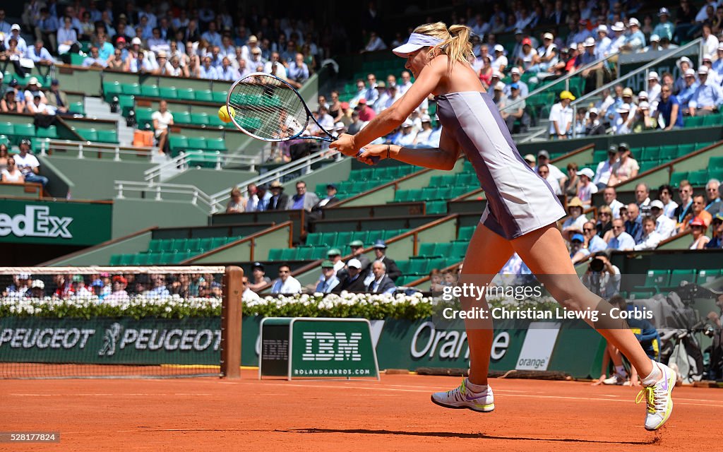 Roland Garros - Sharapova defeats Jankovic in their Quarter Final