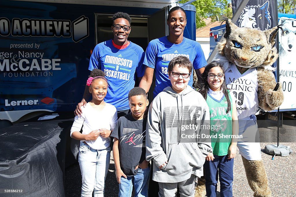 Minnesota Lynx Book Mobile Visit