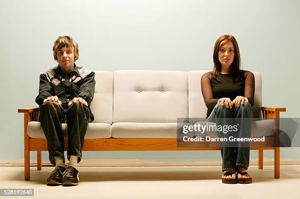 couple experience distance - uncomfortable stock pictures, royalty-free photos & images