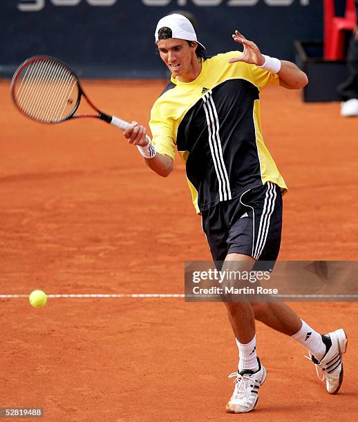 Juan Ignacio Chela in action against Christophe Rochus of Belgium during the Masters Series Hamburg at Rothenbaum on May 13, 2005 in Hamburg, Germany.