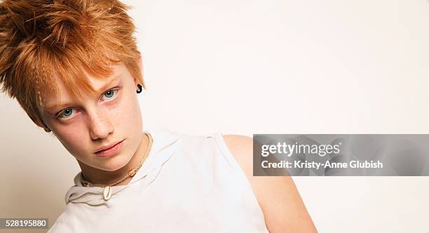 trendy young girl - androgynous stock-fotos und bilder