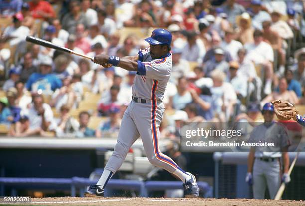 Eddie Murray of the New York Mets swings at a pitch against the Los Angeles Dodgers on May 17, 1992 at Dodger Stadium in Los Angeles, California.