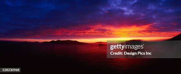 irish sunset over blasket islands, county kerry, ireland - great blasket island stock pictures, royalty-free photos & images