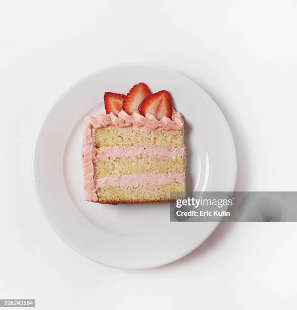 strawberry shortcake on a plate - strawberry shortcake stock pictures, royalty-free photos & images