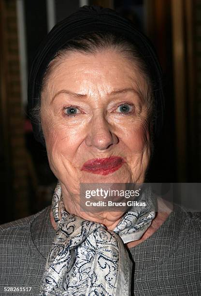 Elizabeth Wilson 5,195 Elizabeth Wilson Photos & High Res Pictures - Getty Images