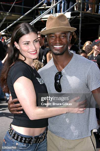 Taye Diggs and wife Idina Menzel who stars in Wicked