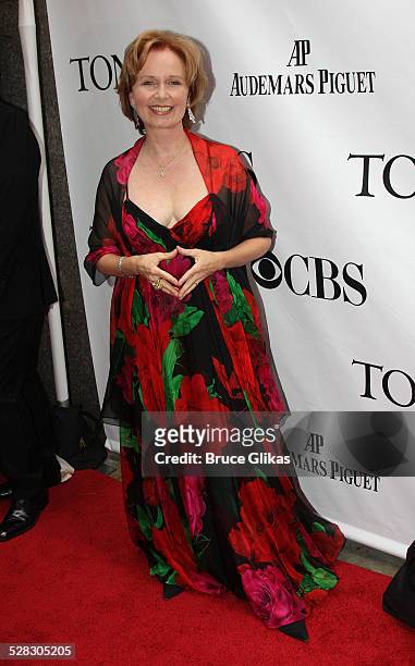 Actress Kate Burton attends the 63rd Annual Tony Awards at Radio City Music Hall on June 7, 2009 in New York City.