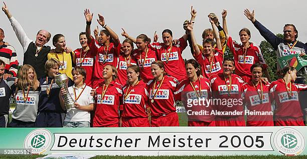 The Frankfurt team celebrate winning the German Womens Football League championship after the Bundesliga match between 1.FFC Frankfurt and VFL...