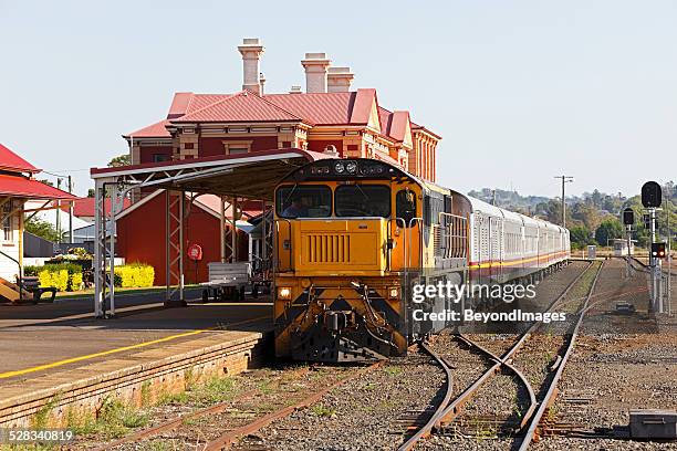 queensland rail travel westlander train at toowoomba - toowoomba stockfoto's en -beelden