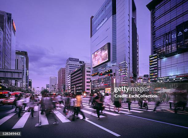 people crossing street at gangnam in seoul - seoul foto e immagini stock