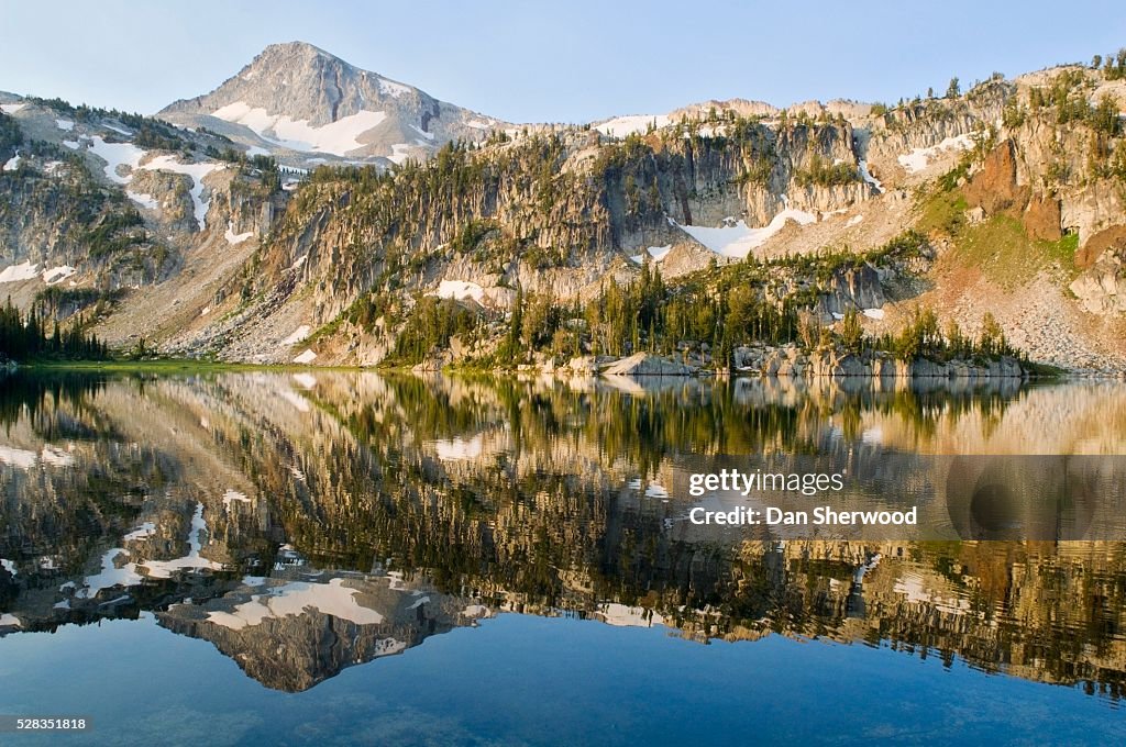 Eagle cap Peak and Mirror Lake, Eagle cap Wilderness, Oregon, USA