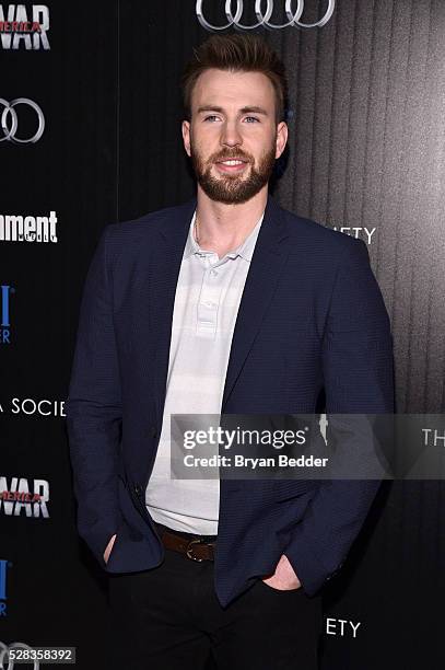 Actor Chris Evans attends the Cinema Society with Audi and FIJI Water host a screening of Marvel's "Captain America: Civil War" on May 4, 2016 in New...